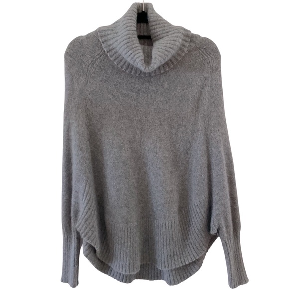 PORTOLANO Cashmere Relaxed Asymmetrical pullover poncho - Picture 1 of 10